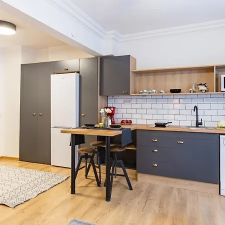 Superb In The Heart Of Cihangir Apartament